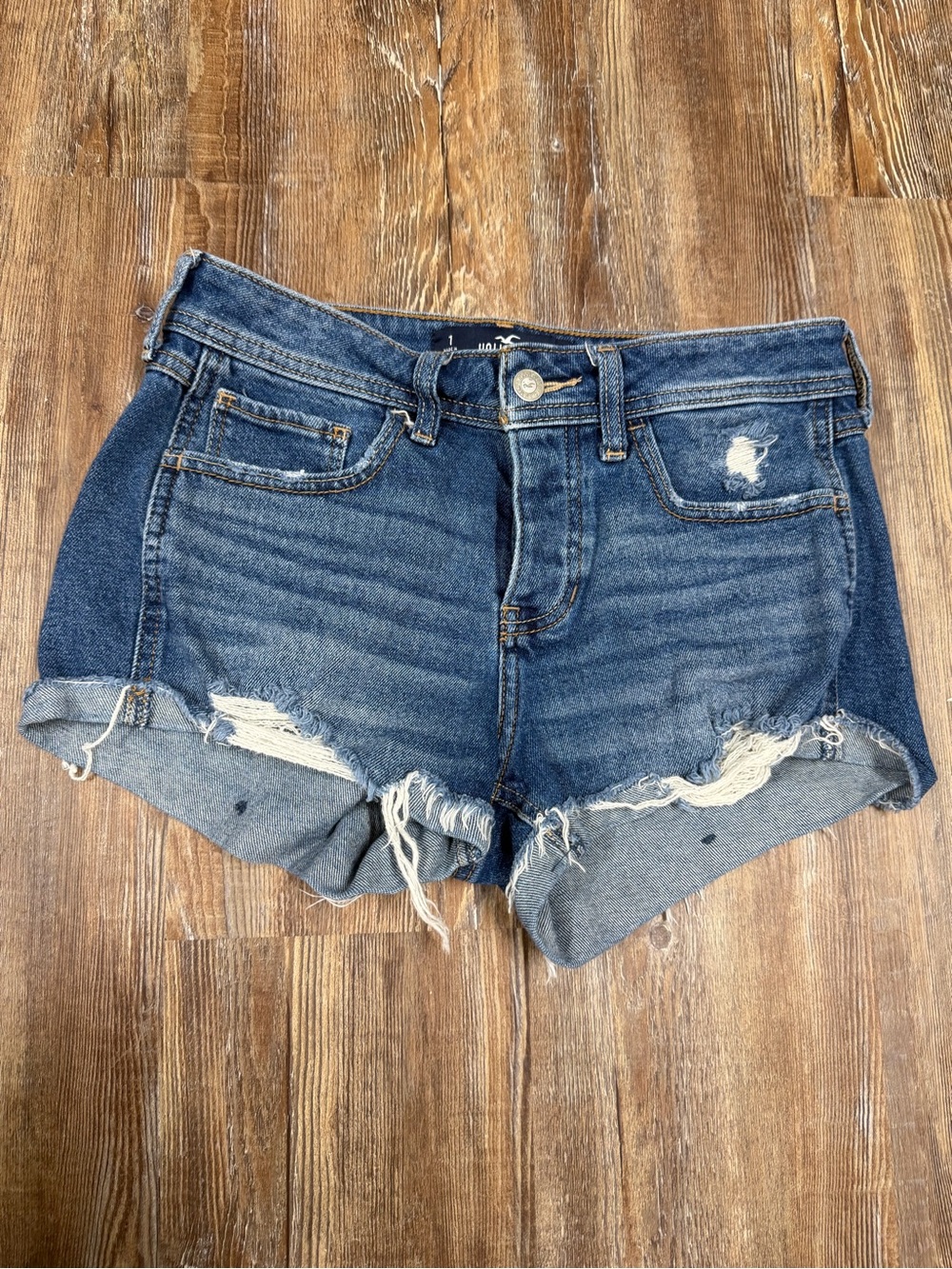 Y2k Hollister Co. low rise boyfriend denim shorts in size 1